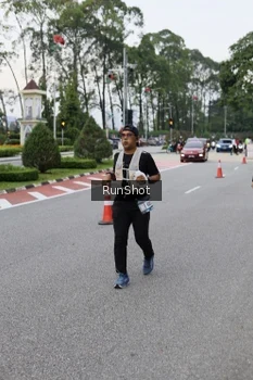 Runner Photo 4304611