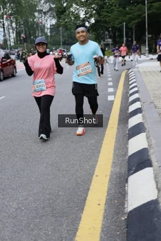 Runner Photo 4304612