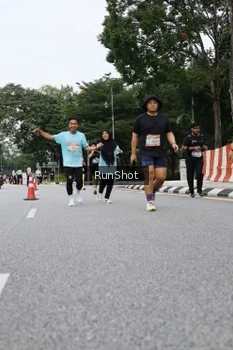 Runner Photo 4304619