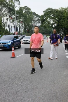 Runner Photo 4304640