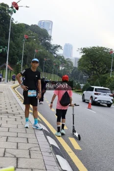 Runner Photo 4304654