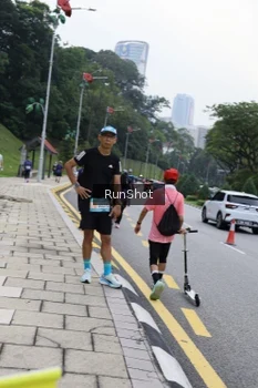 Runner Photo 4304658