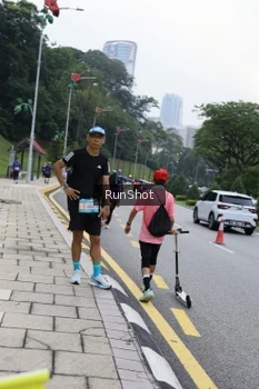 Runner Photo 4304659