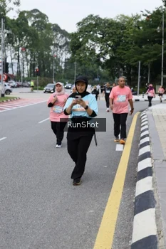 Runner Photo 4304663