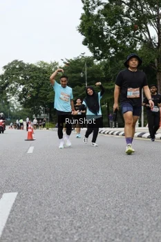 Runner Photo 4304669