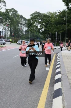 Runner Photo 4304676