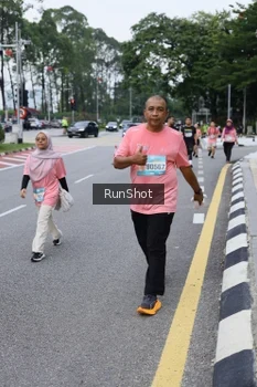 Runner Photo 4304687