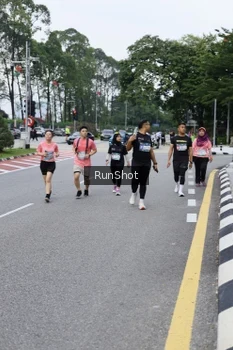 Runner Photo 4304692