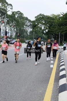 Runner Photo 4304701