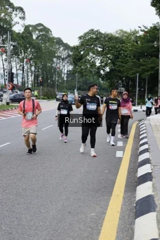 Runner Photo 4304702