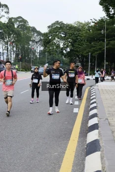 Runner Photo 4304703