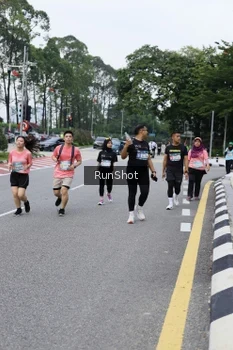 Runner Photo 4304705