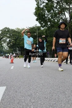Runner Photo 4304707