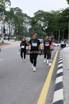 Runner Photo 4304713