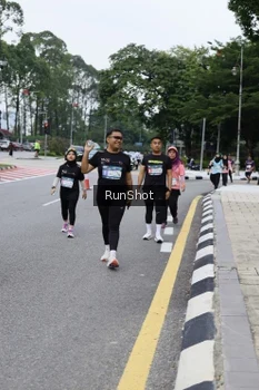 Runner Photo 4304714