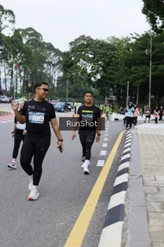 Runner Photo 4304715