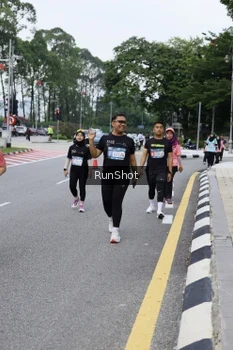 Runner Photo 4304716