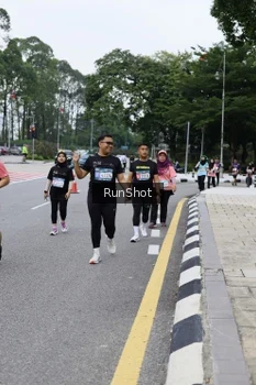 Runner Photo 4304718
