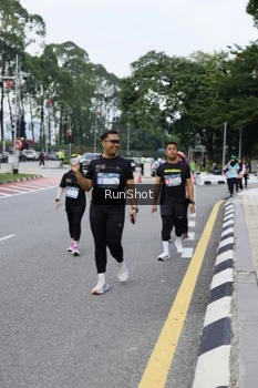 Runner Photo 4304720
