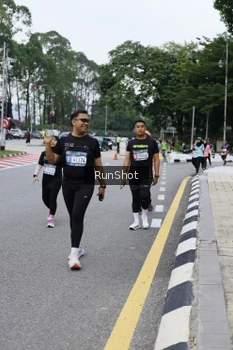 Runner Photo 4304721