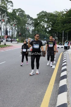 Runner Photo 4304723