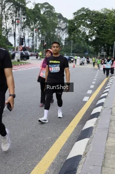 Runner Photo 4304730
