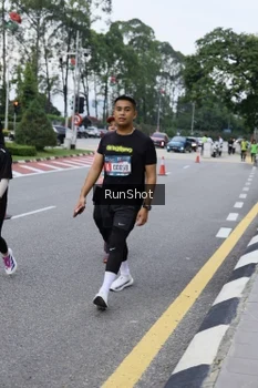 Runner Photo 4304744