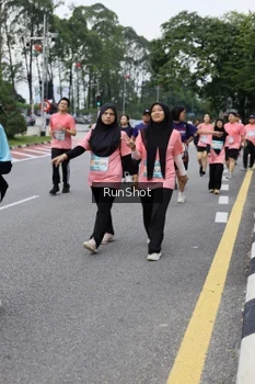 Runner Photo 4304749