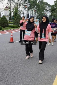 Runner Photo 4304759