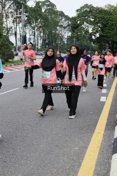 Runner Photo 4304760