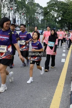 Runner Photo 4304778