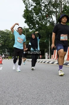 Runner Photo 4304780