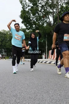 Runner Photo 4304811