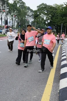 Runner Photo 4304812
