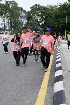 Runner Photo 4304813