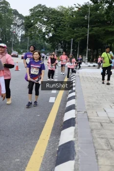 Runner Photo 4304834