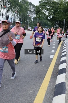 Runner Photo 4304835