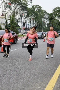 Runner Photo 4304871