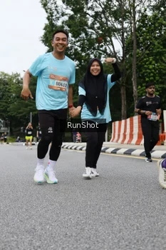 Runner Photo 4304875