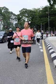 Runner Photo 4304892