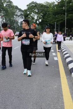 Runner Photo 4304901