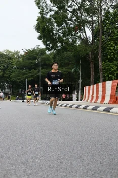 Runner Photo 4304911