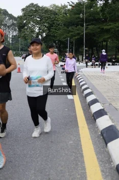 Runner Photo 4304915
