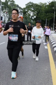 Runner Photo 4304916