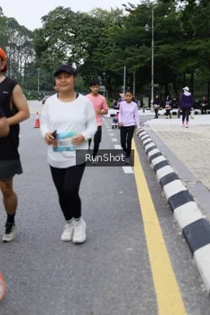 Runner Photo 4304918