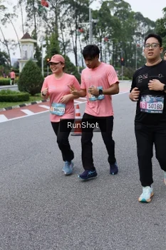 Runner Photo 4304923