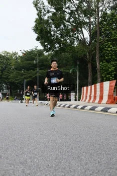 Runner Photo 4304933