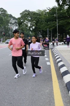 Runner Photo 4304934