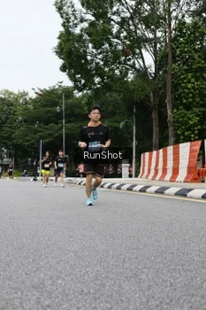 Runner Photo 4304943
