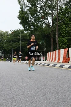 Runner Photo 4304953